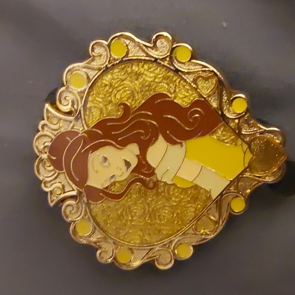 Disney Beauty and the Beast pin - Picture 1 of 1